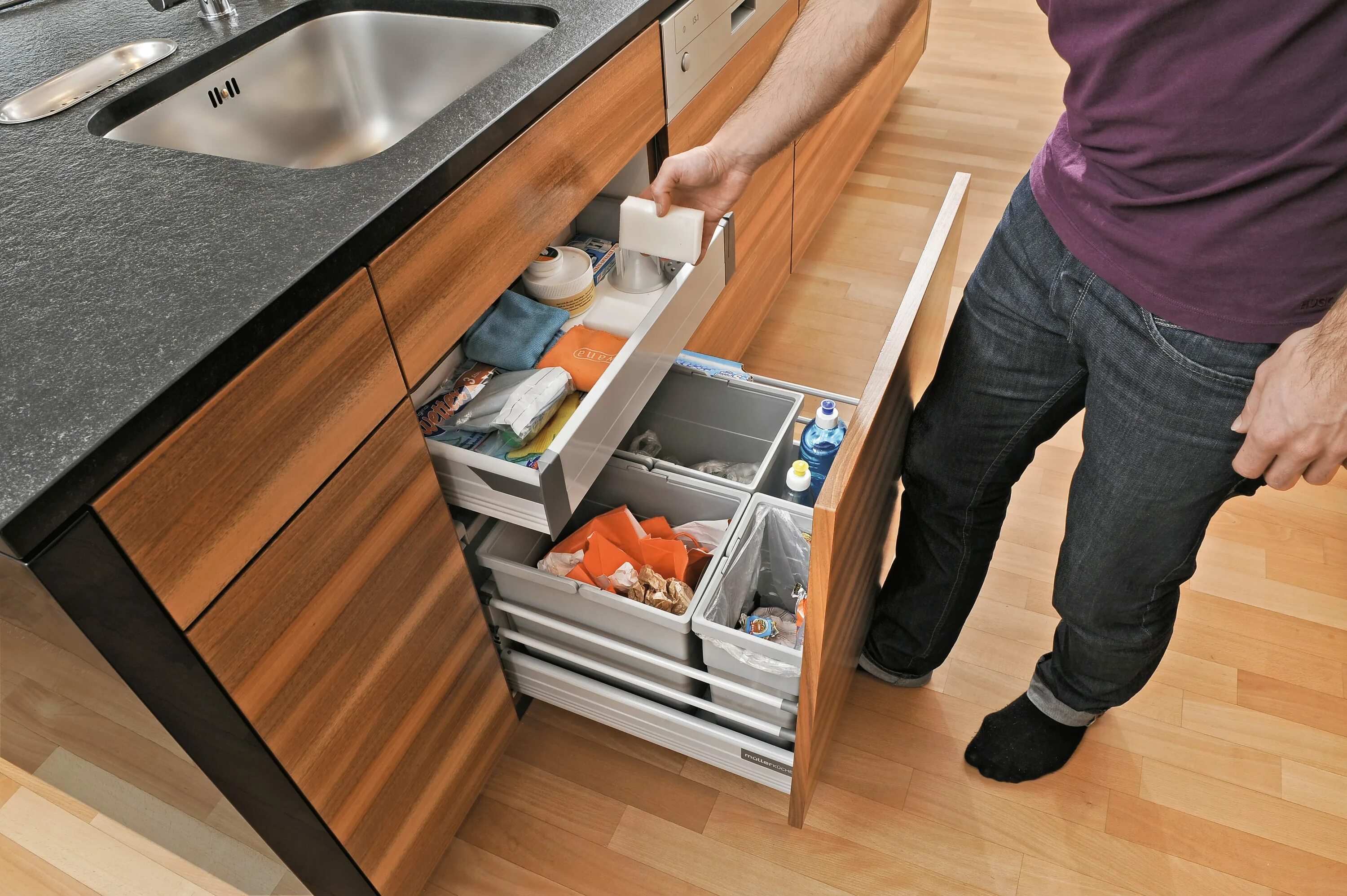 Кухонные ящики фото Установка выдвижных полок: найдено 90 картинок