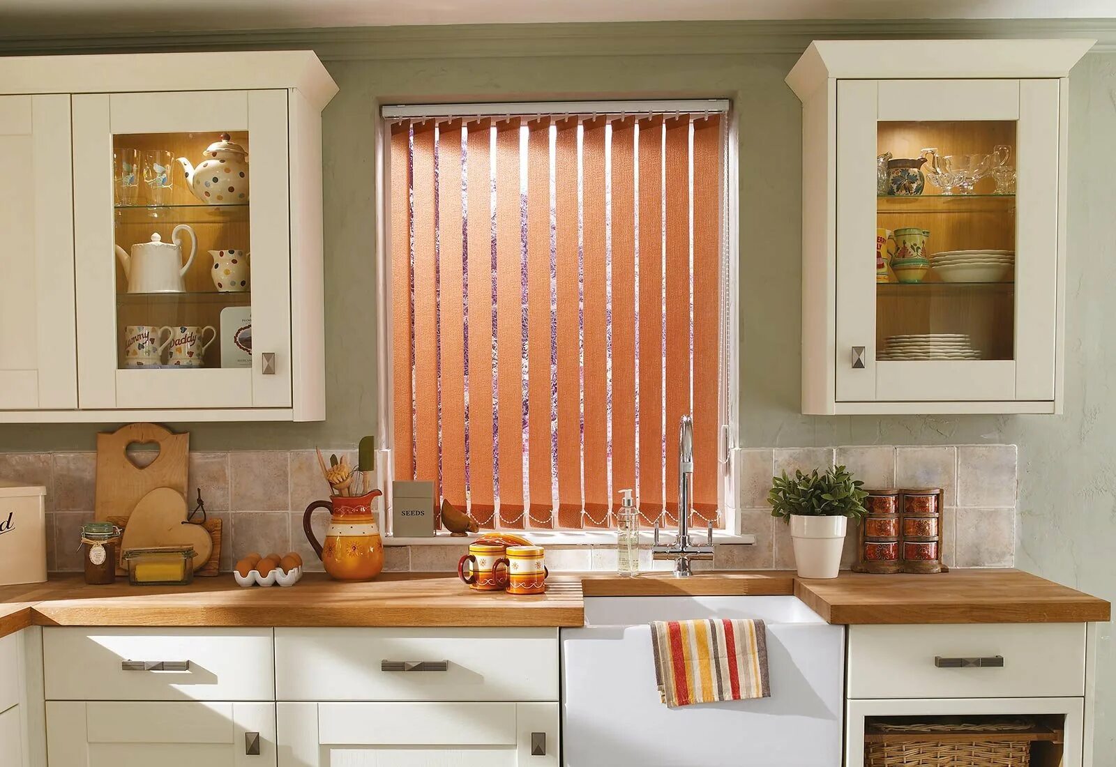 Кухонные жалюзи фото Вместо штор на кухню: найдено 90 изображений