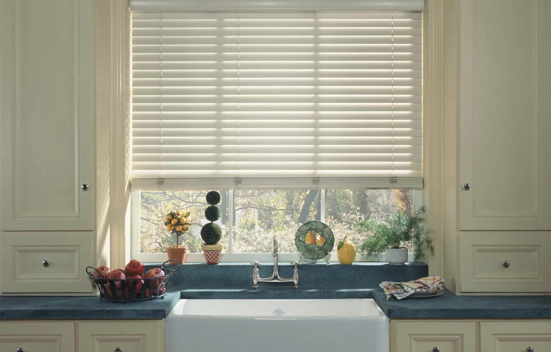 Кухонные жалюзи фото Как выбрать жалюзи на окна: советы экспертов - INMYROOM