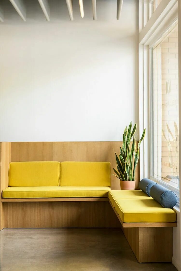 Кухонный диван в интерьере #senfgelb #kombinieren #wohnung #einrichtung #ideen #mustardyellow #decorideas F