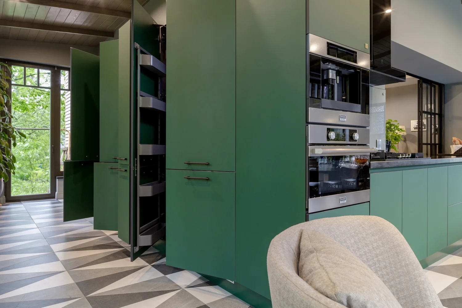 Кухонный двор ул поляны 8 москва фото Кухня Ханна Блэк BL купить по цене 54 530 ₽ в Москве с доставкой ТЦ Гранд