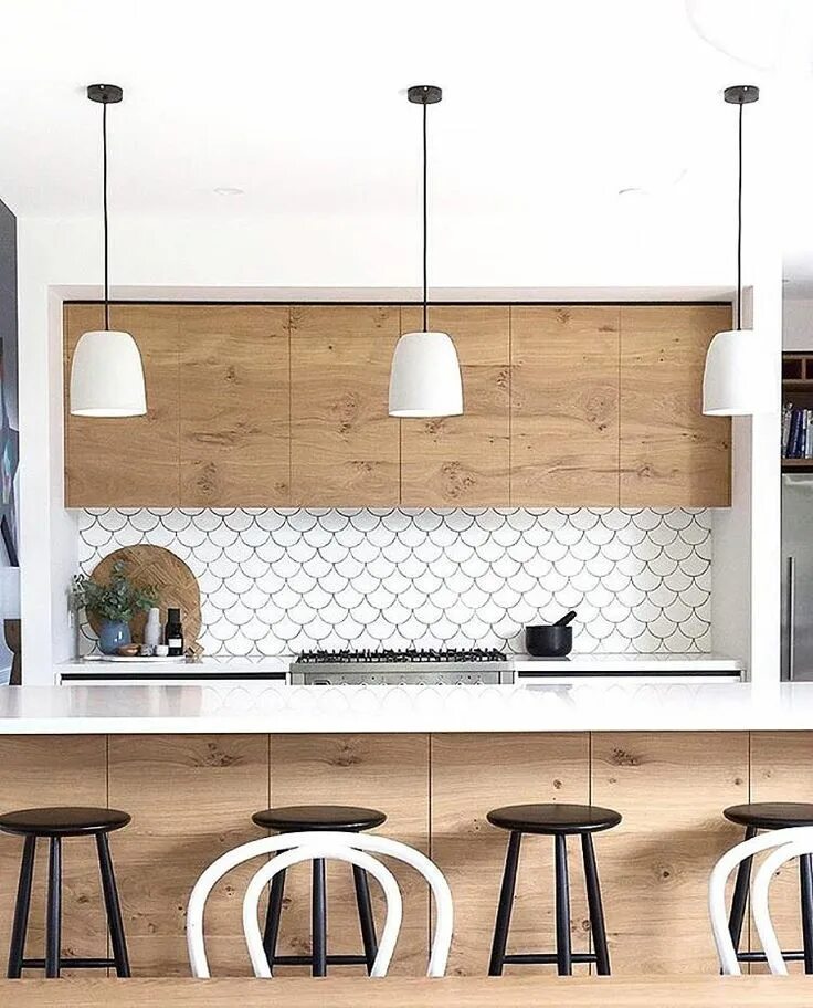Кухонный фартук интерьер Mud Australia on Instagram: "Kitchen goals @michelle_baskinteriors Pendant Light