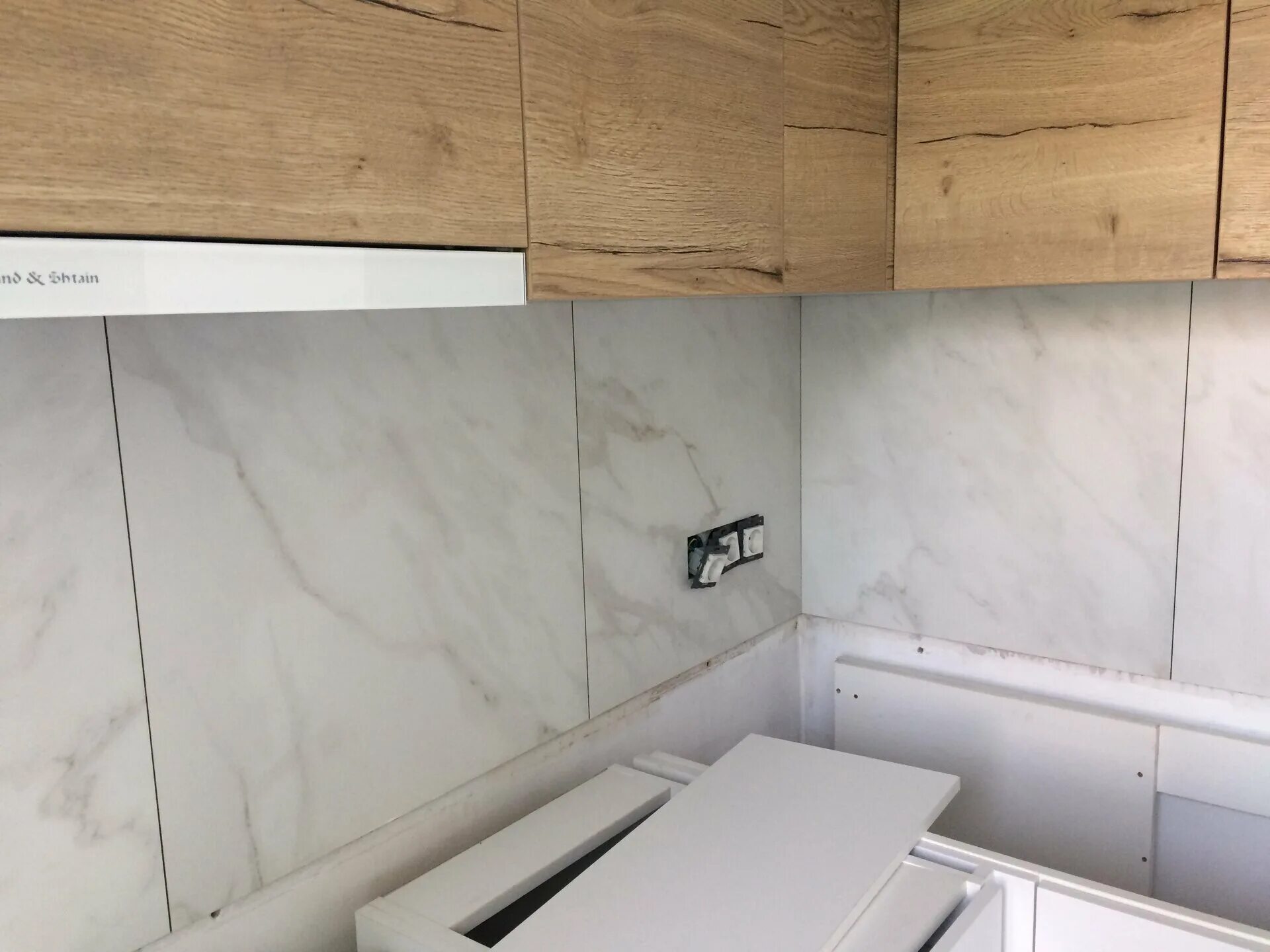 Кухонный фартук из керамогранита 120х60 фото Фартук из плитки 60х60 для кухни керамогранит (много фото) - buildpix.ru