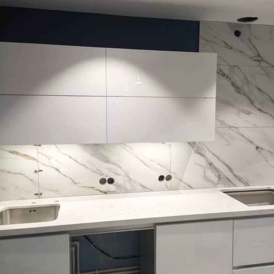 Кухонный фартук из керамогранита фото Новости от русского плиточника в Санкт-Петербурге - Стильный фартук из керамогра