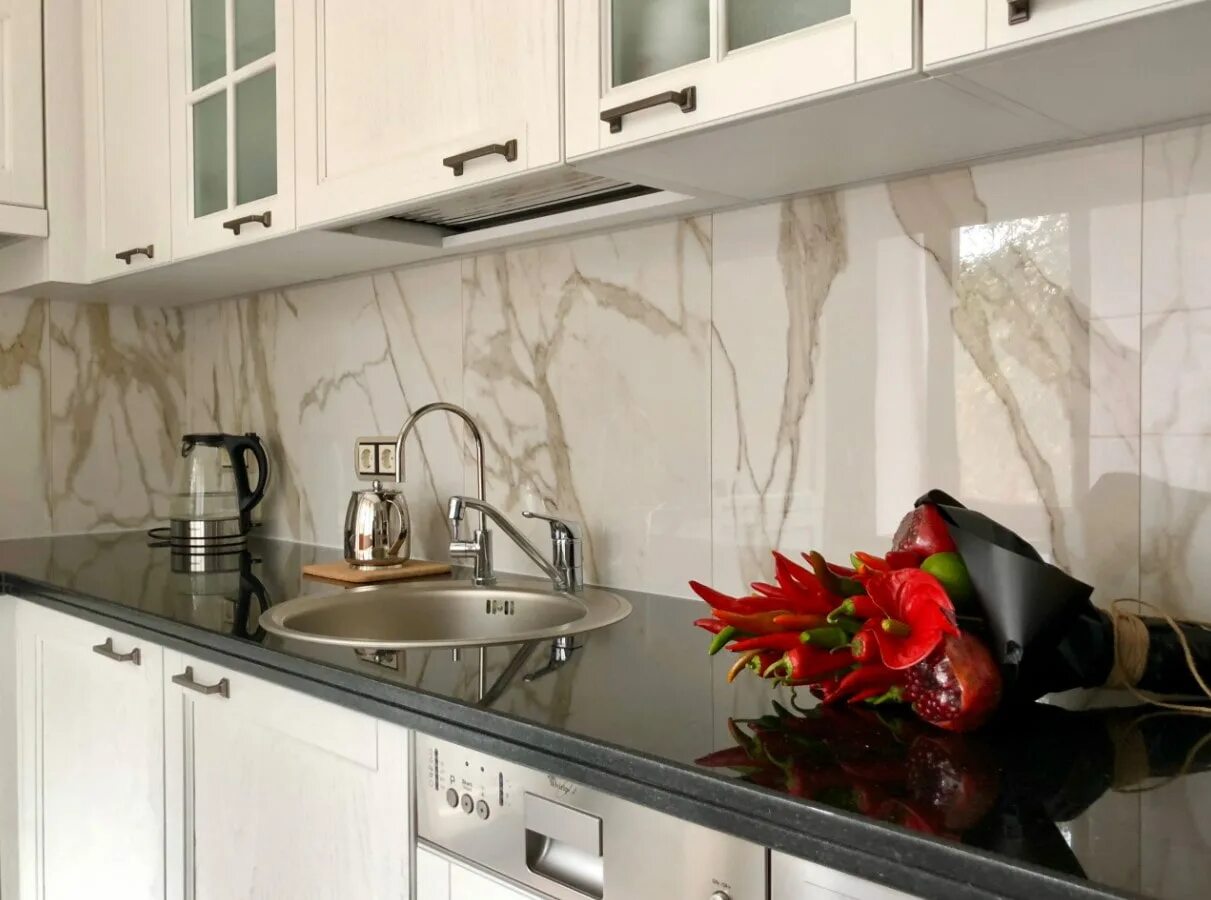 Кухонный фартук из керамогранита фото Как использовать керамогранит в интерьере? (43 фото) - виды, плюсы и минусы, вар