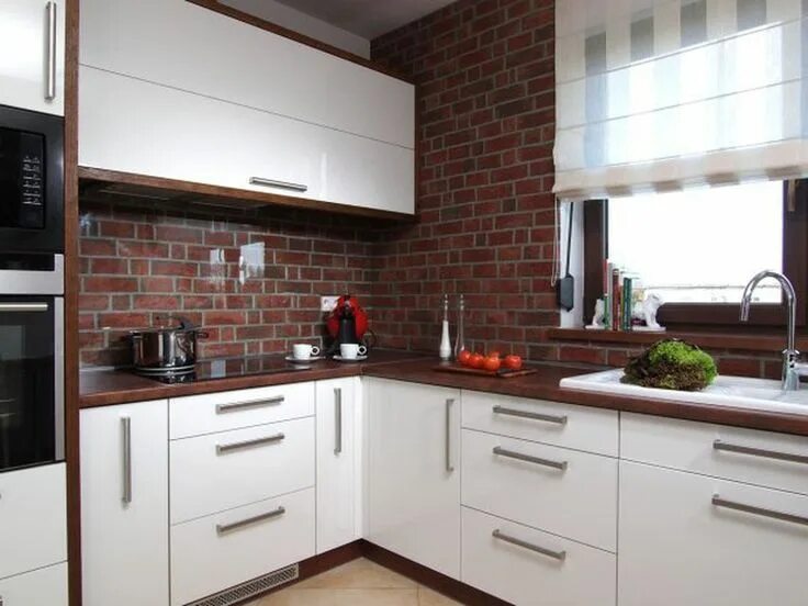Кухонный фартук из кирпича фото Идея для оформления кухни в стиле лофт. Белый отлично сочетается с цветом натура