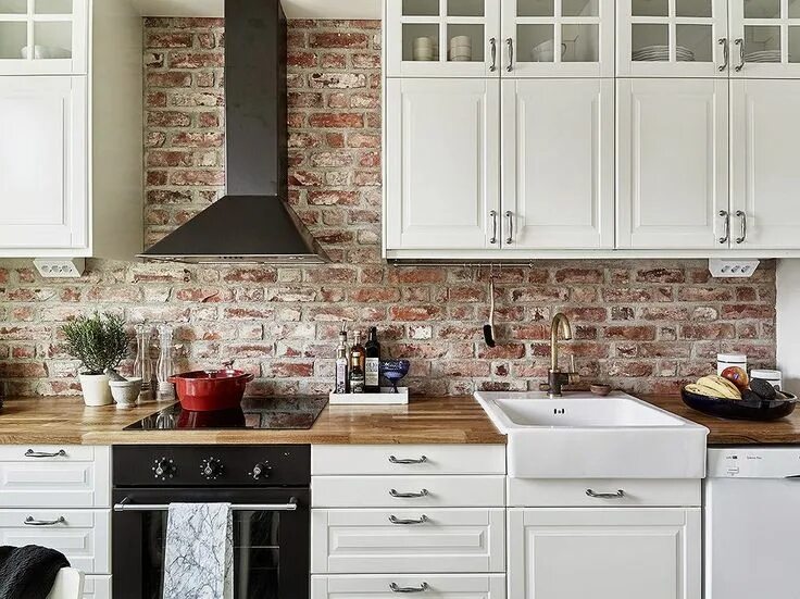 Кухонный фартук из кирпича фото Blogger Exposed brick kitchen, Kitchen renovation, Brick kitchen