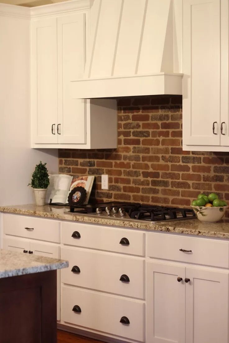 Кухонный фартук из кирпича фото like brick back splash Brick backsplash kitchen, Trendy kitchen backsplash, Bric