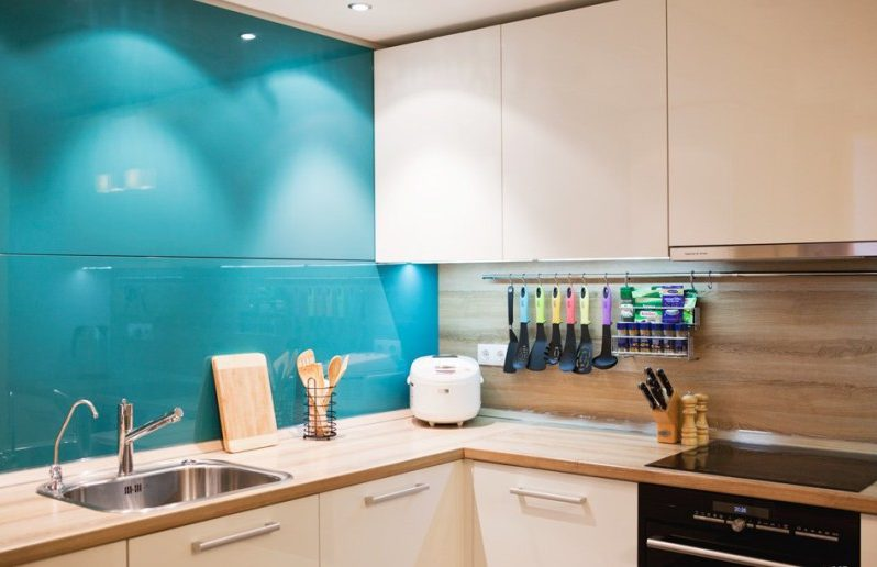 Кухонный фартук из мдф панелей фото Выбираем пластиковый фартук для кухни: плюсы и минусы Выбираем кухню Дзен