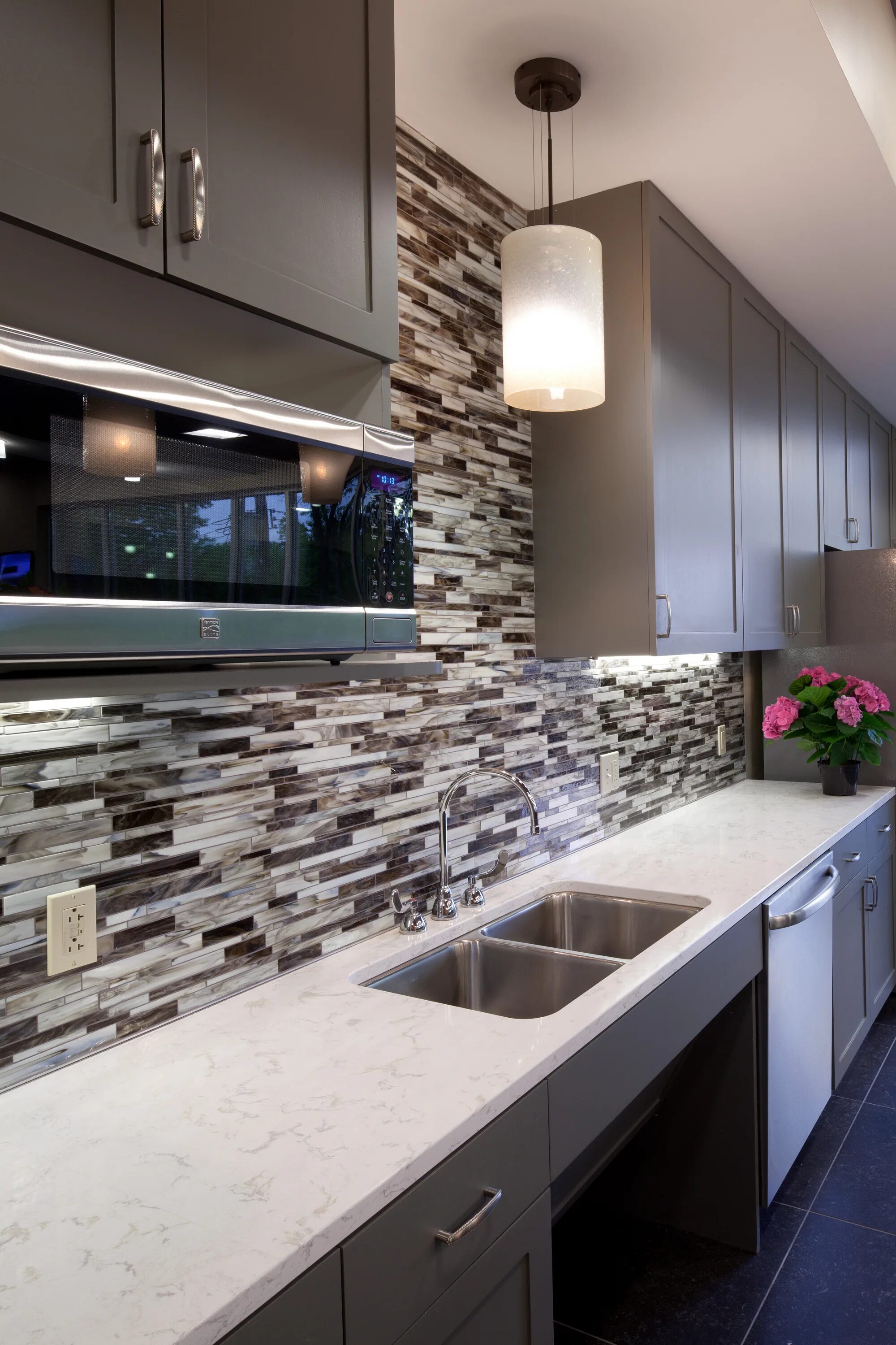 Кухонный фартук на стену камни фото Cambria Torquay M-Quartz