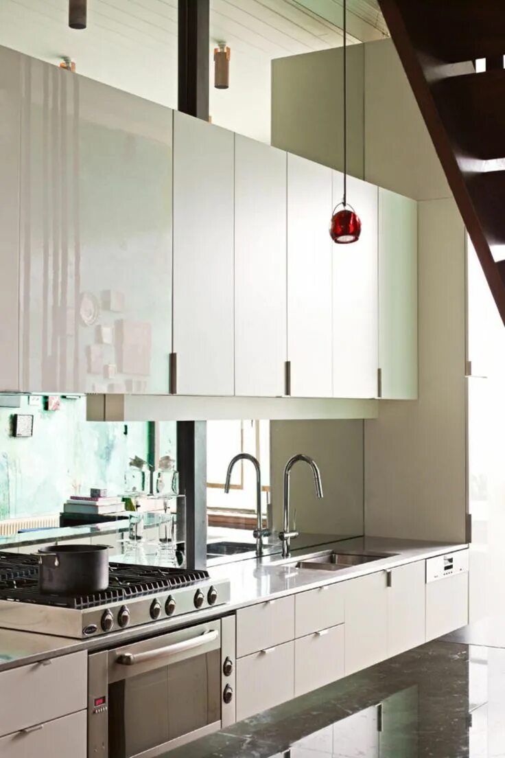 Кухонный фартук зеркальный фото 9 small kitchen design ideas Modern kitchen gallery, Kitchen design small, Moder