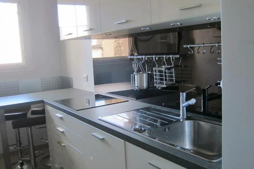 Кухонный фартук зеркальный фото Зеркальный фартук для кухни (40 фото): отзывы о кухонном фартуке из зеркала