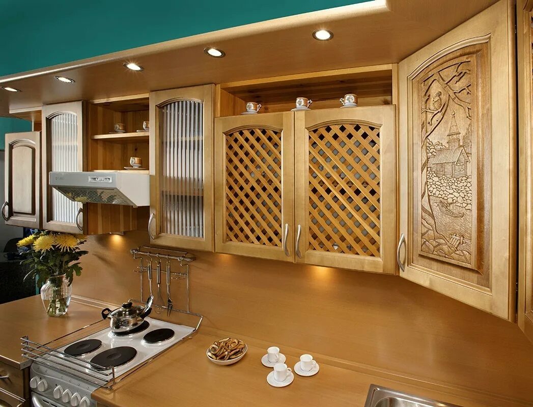 Кухонный фасад своими руками фото Пример.Дубовая кухня с резным фасадом.