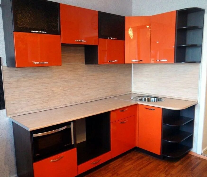 Кухонный гарнитур 3.5 метра угловой фото Несколько кухонь в полуторастах метрах одежда промокла