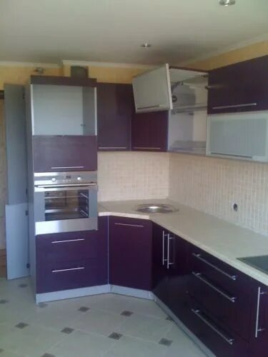 Кухонный гарнитур 3.5 метра угловой фото Кухня:Фасад пластик.Цена около 3700грн. Фотография из альбома Кухни - 0 из 80 ВК