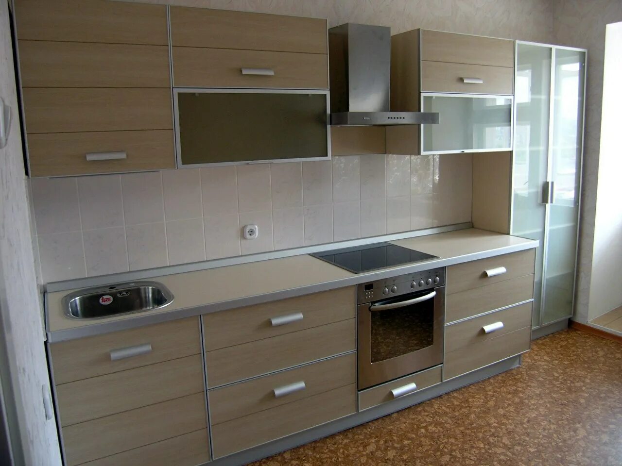 Кухонный гарнитур 4.5 метра прямой фото Кухни прямые 6 метров: найдено 89 картинок