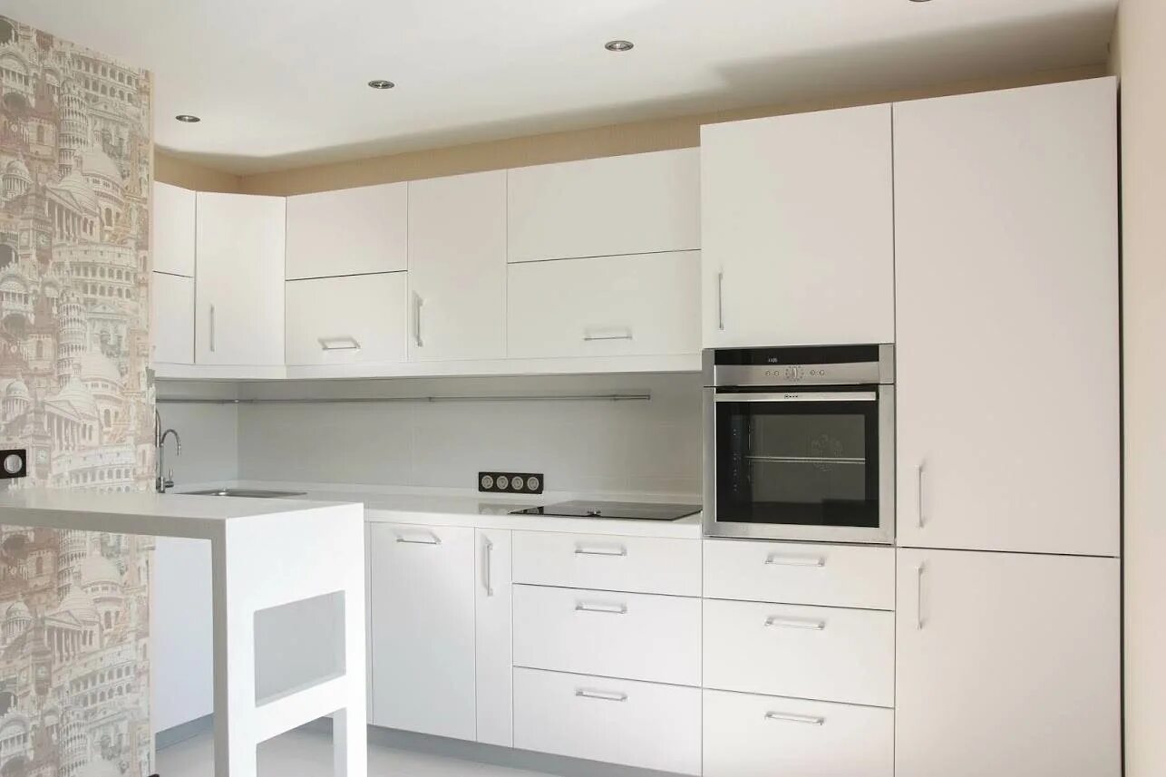 Кухонный гарнитур белый матовый фото Заказать или купить большую угловую белую кухню 14 кв.м с матовыми МДФ фасадами