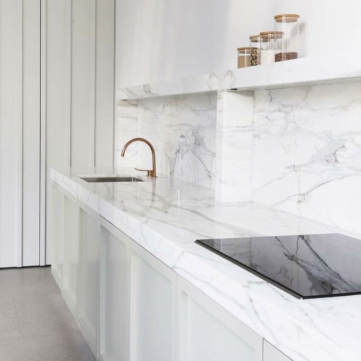 Кухонный гарнитур белый мрамор фото Pin di Zaza George su Luxury Decor & Design Cucina decorazione domestica, Intern