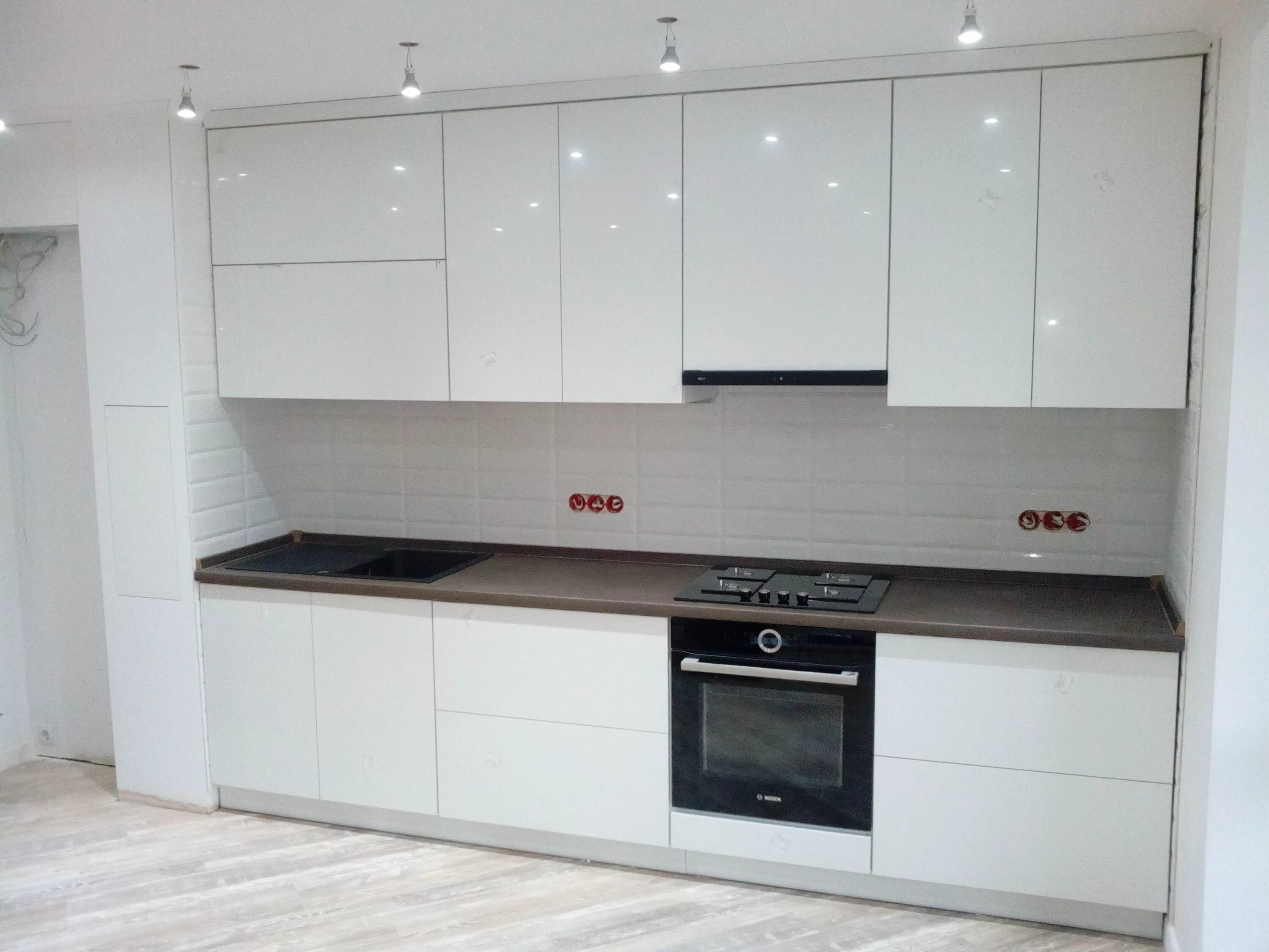 Кухонный гарнитур белый прямой фото Кухня Alvic Luxe 29 в Москве от руб, купить по низким ценам на заказ от производ