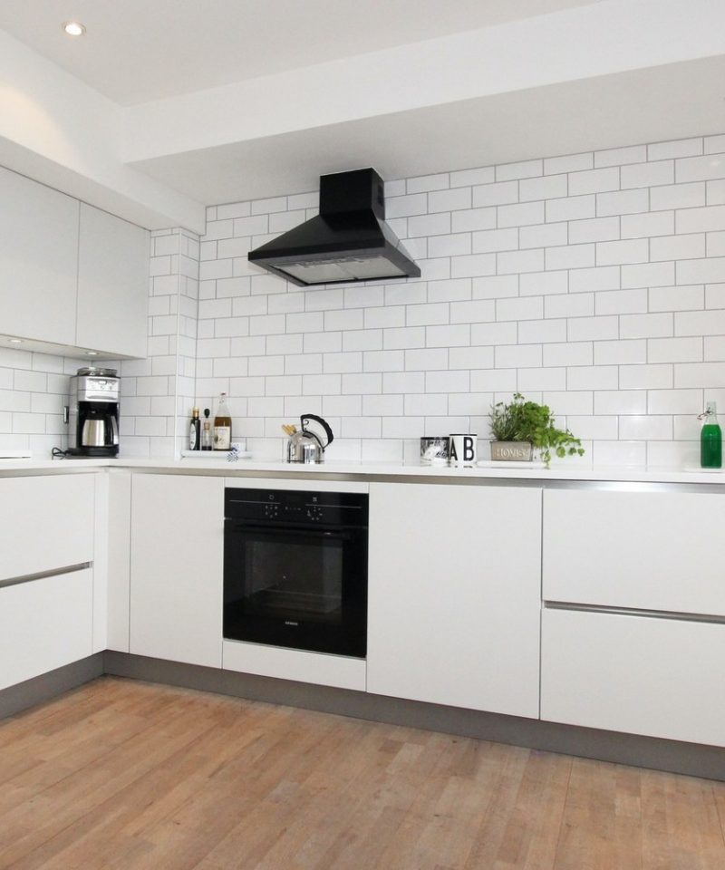 Кухонный гарнитур без верхних шкафов фото Кухня угловая 2,0 м.п.*3,5 м.п.