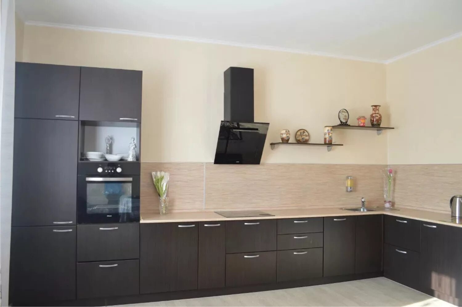 Кухонный гарнитур без верхних шкафов угловой фото ПЛАСТИК ARPA 4512 Столешницы, кухни, шкафы купе