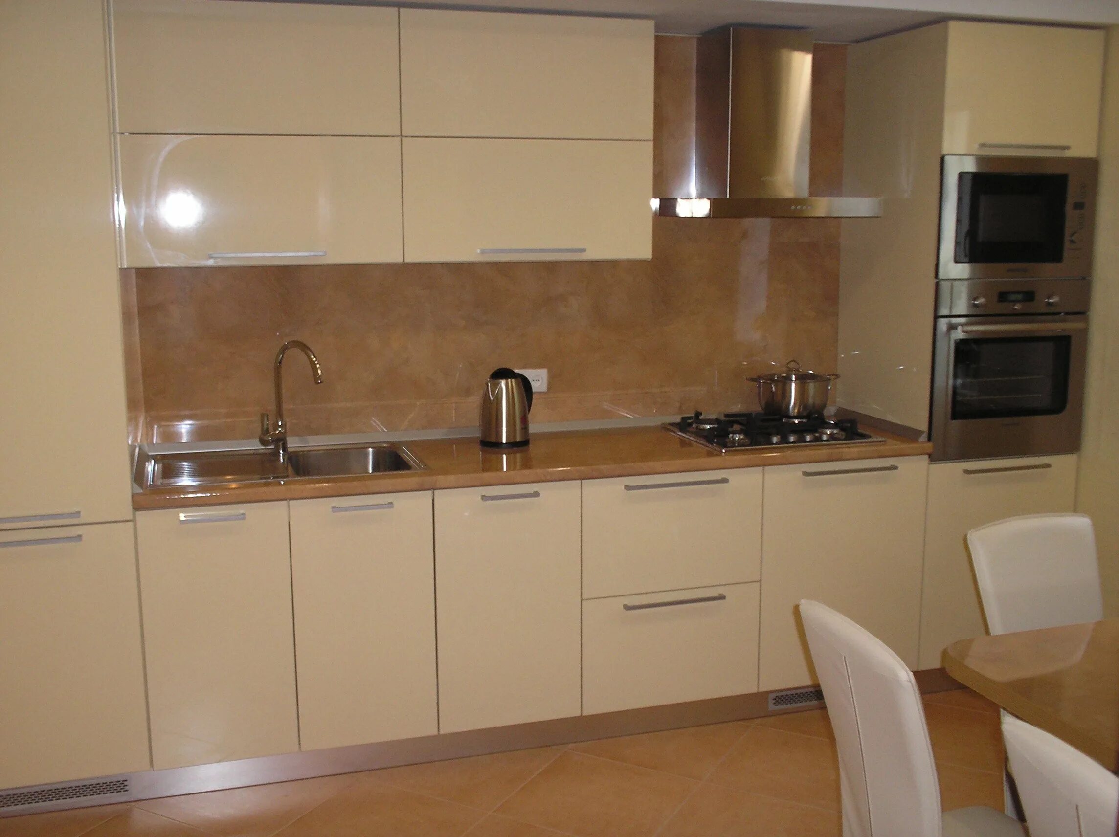 Кухонный гарнитур бежевого цвета фото Фото кухонь бежевого цвета: найдено 90 изображений