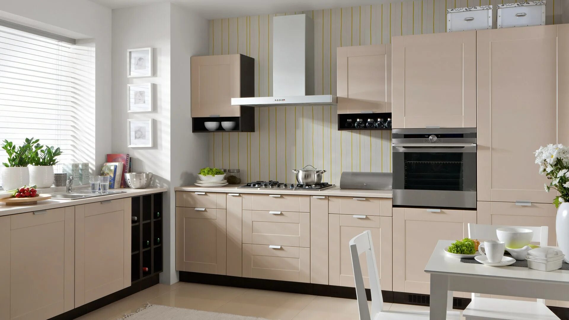 Кухонный гарнитур бежевого цвета в интерьере МК-893 от компании LIGA - Мебель на заказ