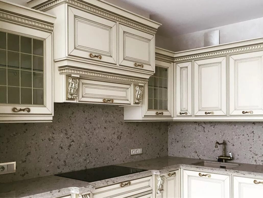 Кухонный гарнитур бристоль фото Кухня Bristel из массива ольхи, проект с фото в интерьере - заказать