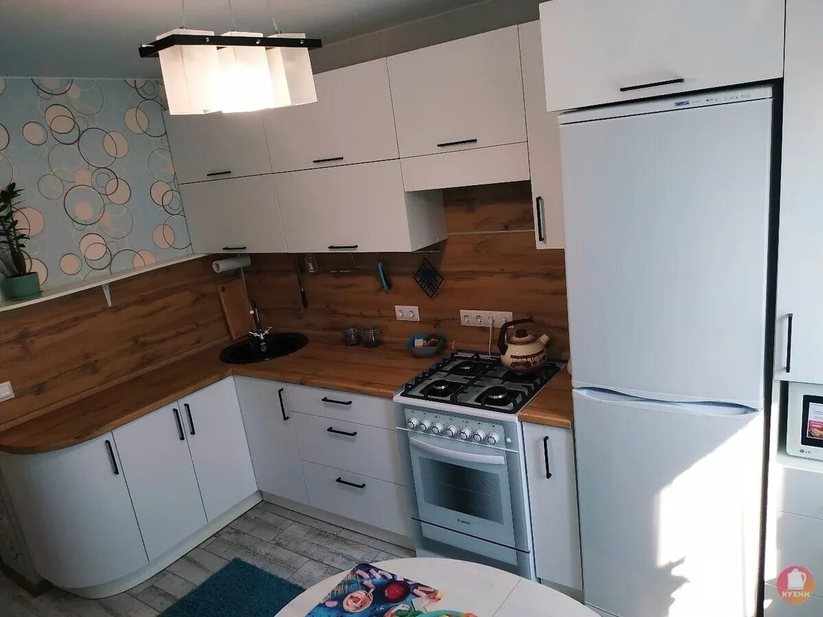 Кухонный гарнитур бюджетный вариант фото Шикарная переделка старой кухни. После ремонта стала словно другая. Смогли сдела