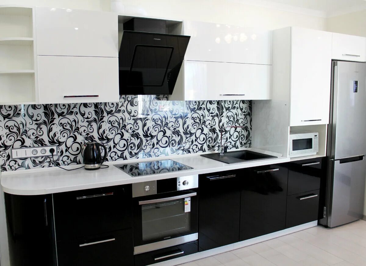 Кухонный гарнитур черно белый фото Всё о скинали - стеклянных фартуках для кухни Rial СПБ Дзен