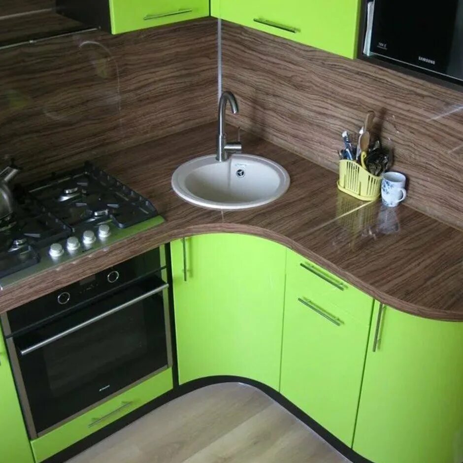 Кухонный гарнитур для маленькой кухни 2024 фото Кухонный гарнитур на маленькую кухню углом Bixol.Ru