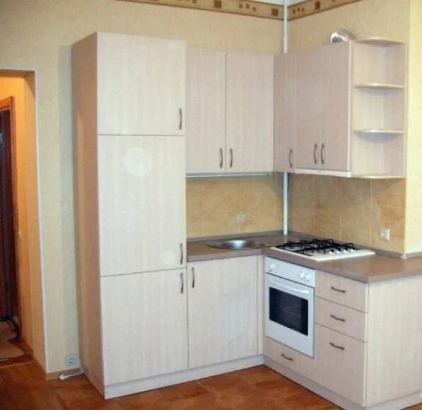 Кухонный гарнитур для маленькой кухни фото хрущевка Кухонные гарнитуры на заказ в Красноярске