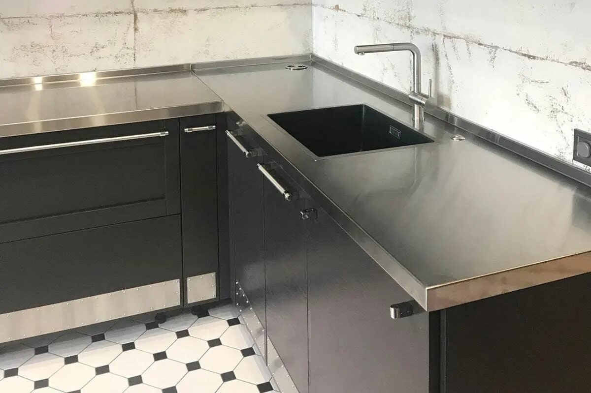 Кухонный гарнитур фото столешницы стальная столешница Интерьер кухни, Столешница из сланца, Дизайн дома