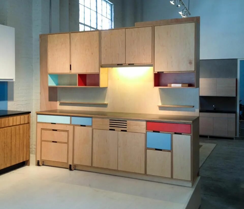 Кухонный гарнитур из фанеры фото Small kitchen by kerf design. Tiny house interior, Plywood design, Kitchen furni