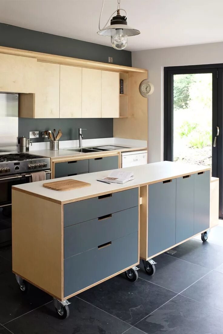 Кухонный гарнитур из фанеры фото A designer plywood kitchen for a client in penryn. Features a multi functional i