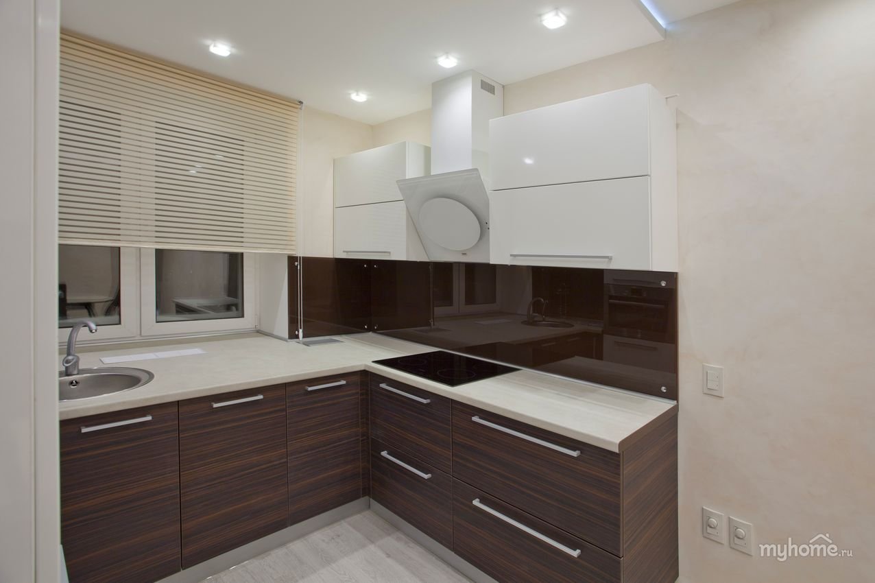 Кухонный гарнитур коричнево белый фото Белая молочная кухня