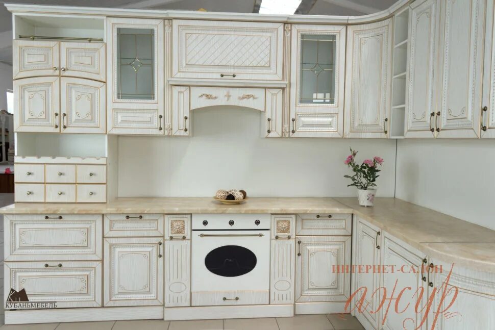 Кухонный гарнитур краснодар фото Купить недорого светлую кухню в классическом стиле в Екатеринбурге