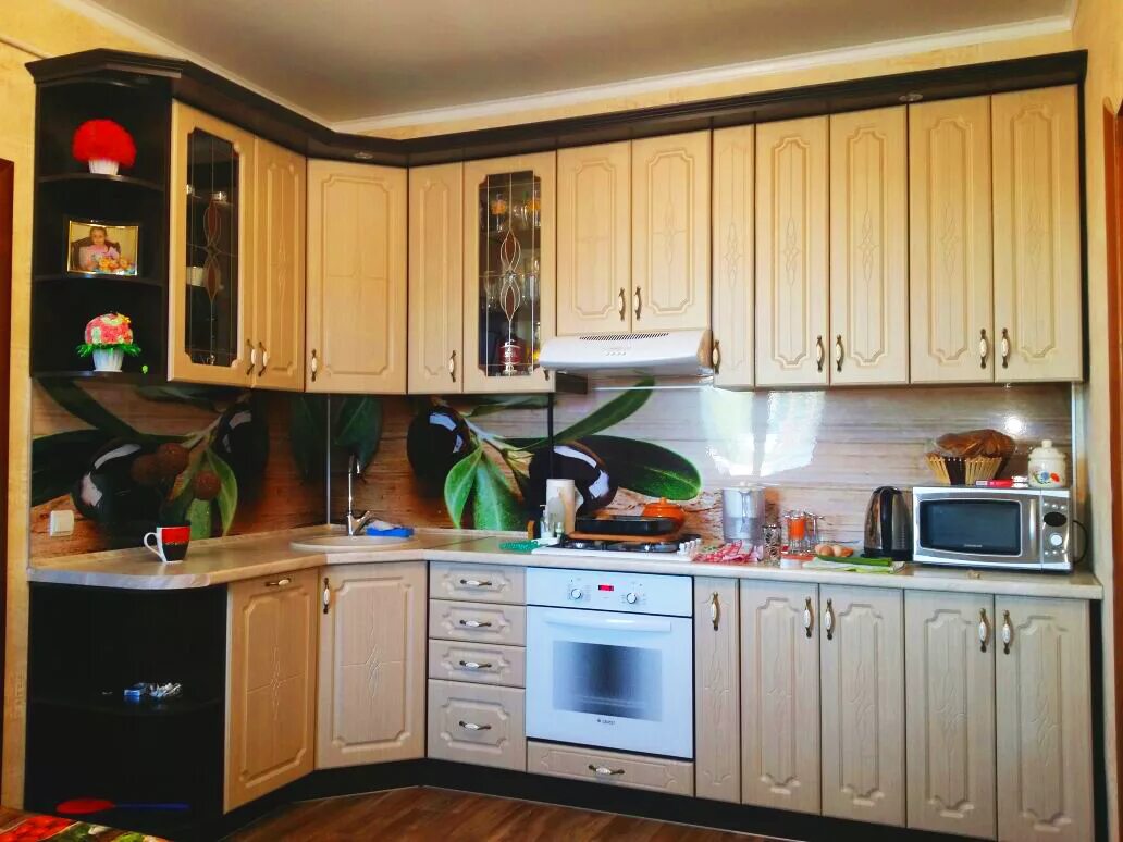 Кухонный гарнитур курск фото Угловые кухни для кпд (много фото) - mebelquick.ru