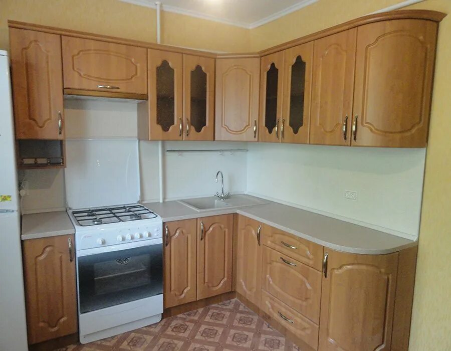 Кухонный гарнитур мдф фото Фрида - кухонный гарнитур с фасадами из МДФ от производителя "модные кухни"