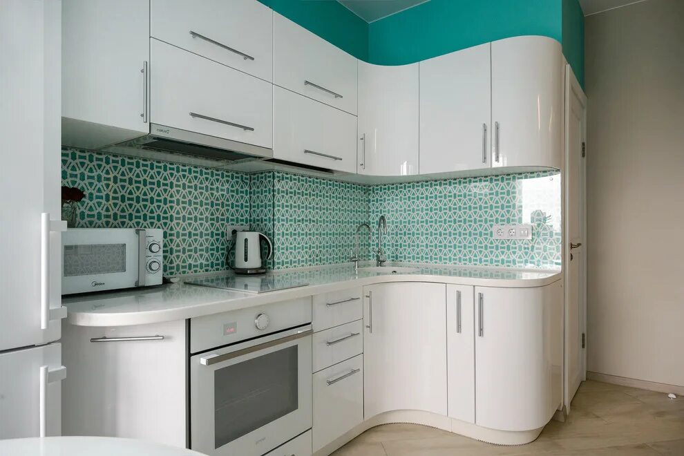 Кухонный гарнитур мятного цвета фото ЖК Статус 48м2 - Фьюжн - Кухня - Новосибирск - от эксперта Бюро интерьеров Metho