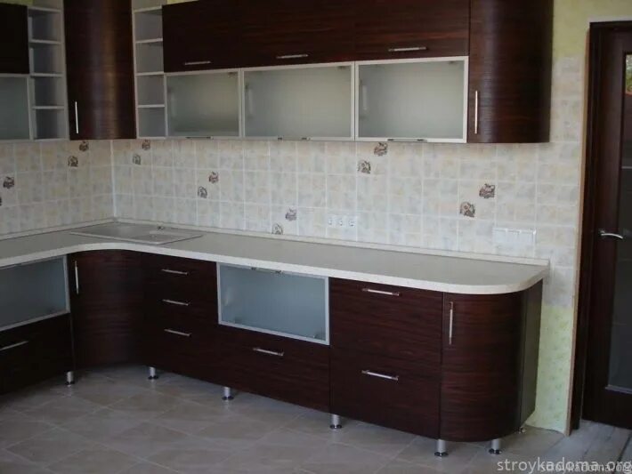 Кухонный гарнитур на ножках фото mastercity_671957b1c741493000fc268542aad35e65 - Строим дом вместе