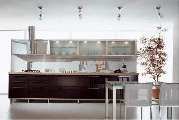 Кухонный гарнитур на ножках фото Кухни без цоколя. Есть пара идей "избавиться" от цоколя, если у Вас есть такое ж