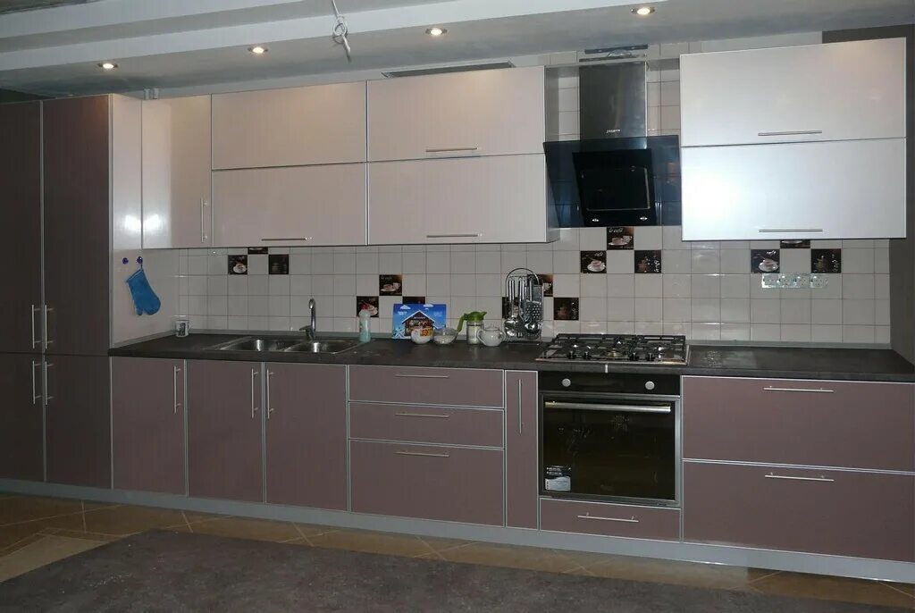 Кухонный гарнитур пластик фото Алюминиевые фасады: кухни пластик в рамке из профиля