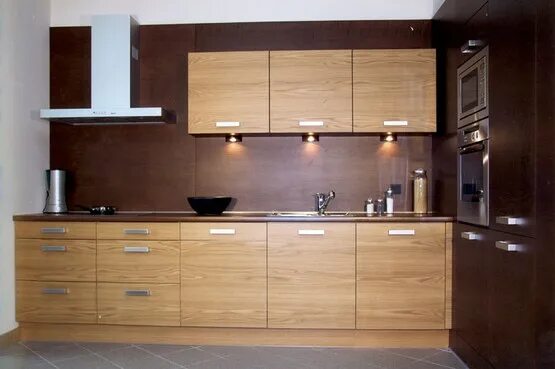 Кухонный гарнитур под дерево фото Готовый проект кухни "Опал" из шпона на МДФ от 88 000 руб.