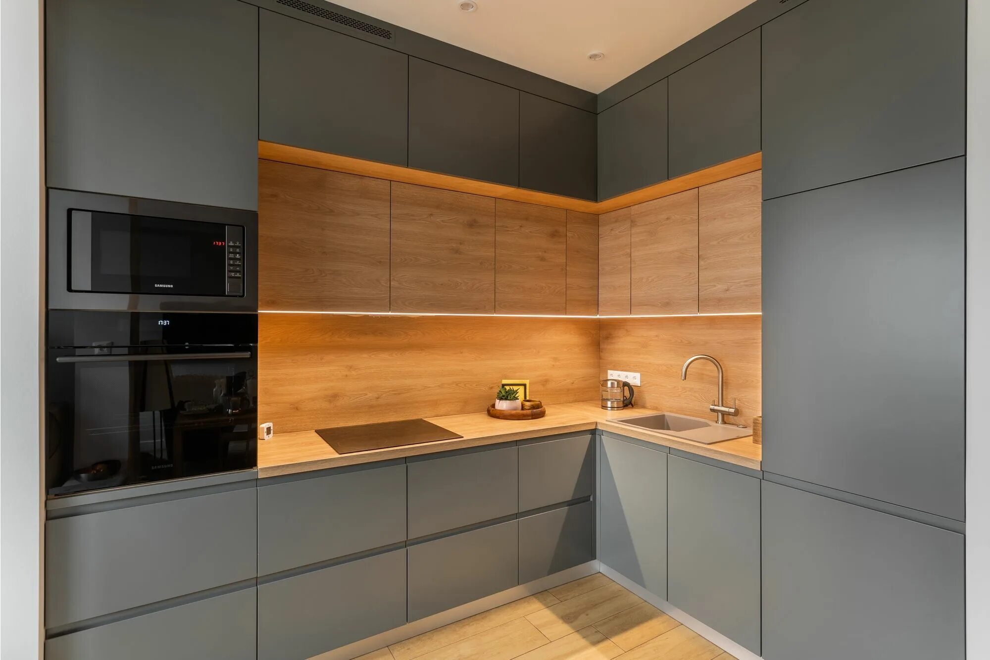 Кухонный гарнитур под дерево фото 3 метра Главная Кухня, Кухня в сером цвете, Планы кухни