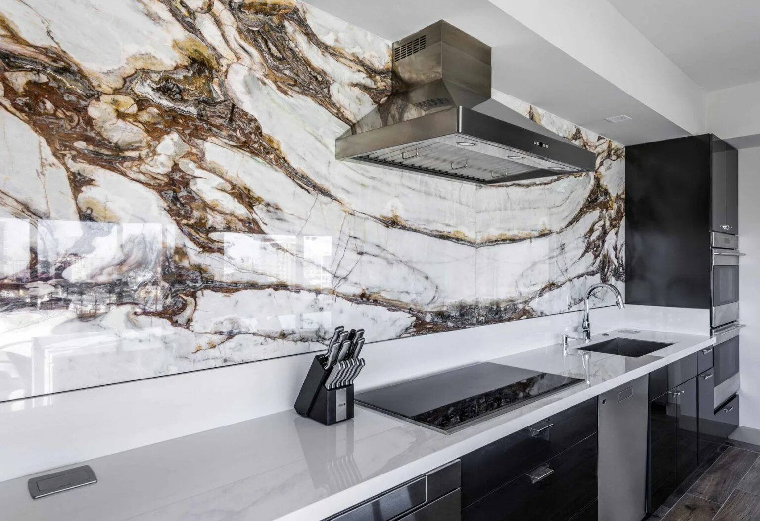 Кухонный гарнитур под мрамор фото Купить стеновые панели под мрамор для внутренней отделки - "УЮТНЫЙ ДОМ" Modern k