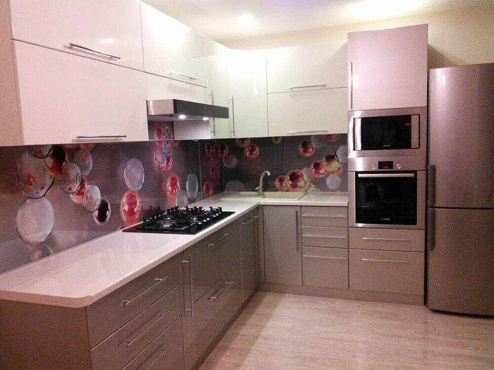 Кухонный гарнитур реальные фото в квартире Эксклюзив-Дизайн, компания по изготовлению мебели на Сиреневой улице в Исетском,