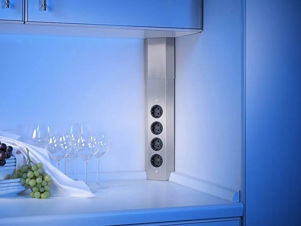 Кухонный гарнитур розетки фото Gerade Steckdosen sind in den meisten Küchen oftmals zu wenig vorhanden. Diese s