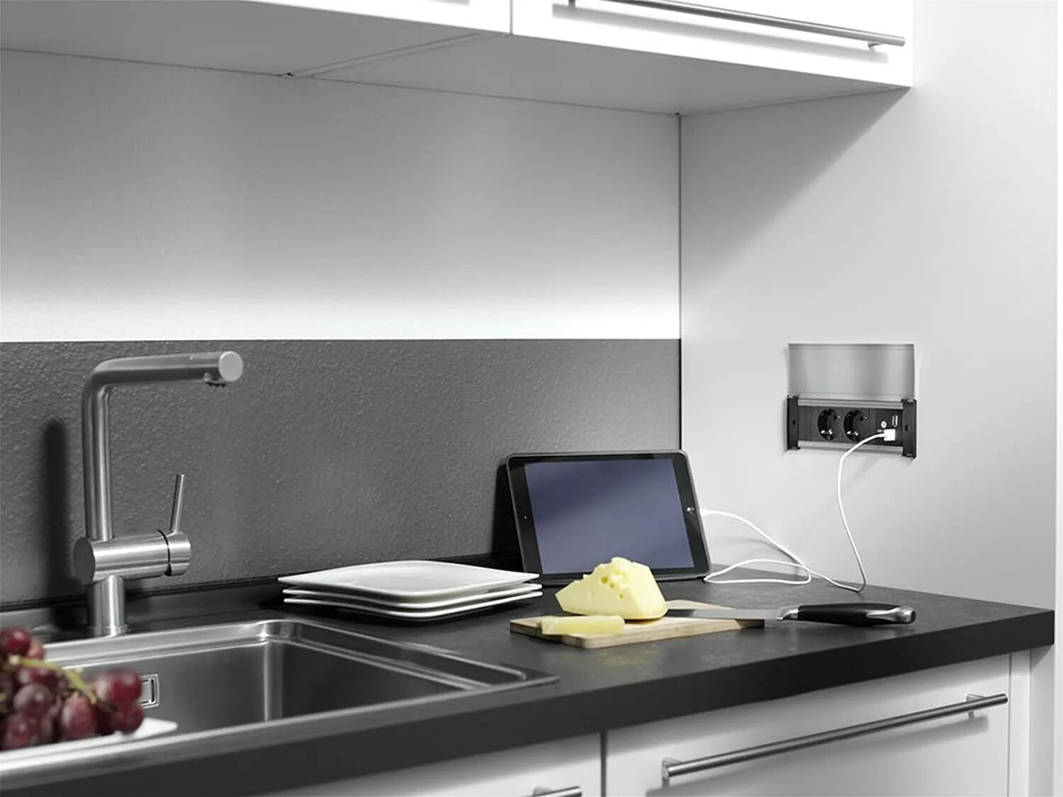 Кухонный гарнитур розетки фото Скрытом виде: найдено 85 картинок