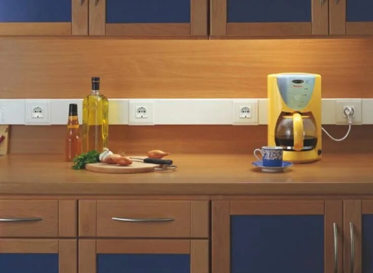 Кухонный гарнитур розетки фото 17 Beau Photographie De Prise Electrique Cuisine Check more at http://www.intell